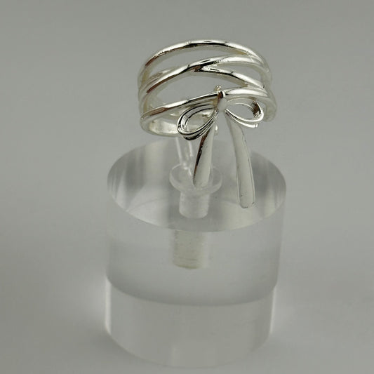 Sterling Silver Adjustable Ribbon Bow Ring – Minimal Kawaii Vibes